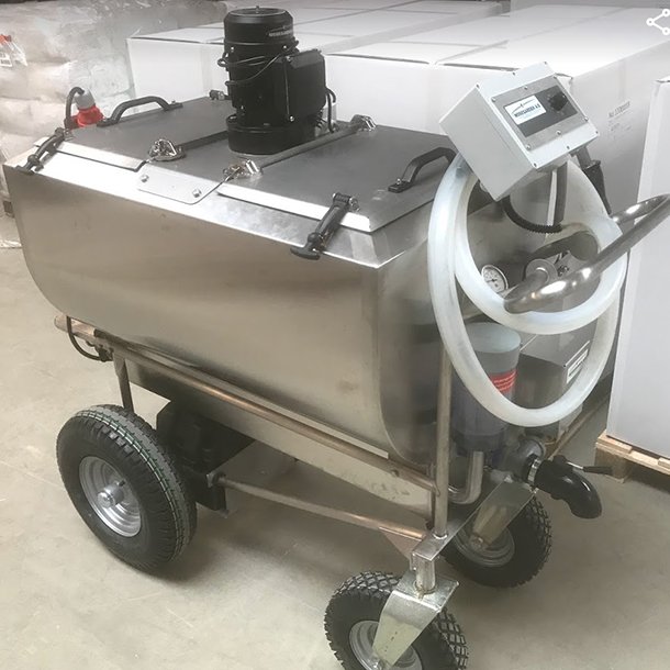 Steel lid with straps for 180 liter mixer trolley